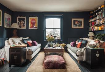 One Drake Road and Apartments, Tavistock, Devon allows 18 year olds to book a room