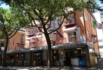 Hotel Madison has Balcony rooms