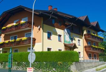 Pension Seerose has Balcony rooms