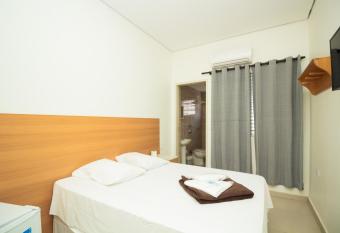 Hotel Ourinhos - Centro de S  o Paulo - Pr  ximo 25 de Mar  o e Br  s - By Up Hotel allows 18 year olds to book a room