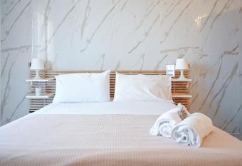 Il Porticciolo has Smoking/Balcony rooms