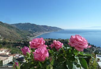 Blue Sky House has Balcony rooms