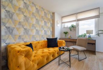 Starter 24 Wroc  aw allows 18 year olds to book a room