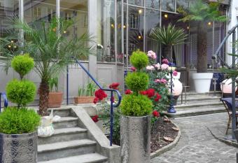 Les Caudalies allows 18 year olds to book a room