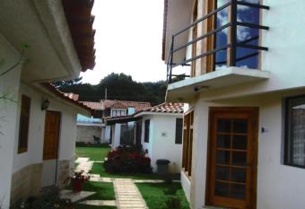 San Jose Olympia has rooms with a private hot tub