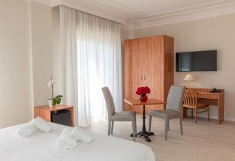 Hotel Smeraldo has Balcony rooms