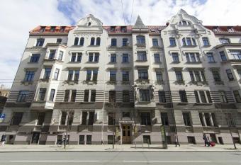 Valdemara Residence Hostel allows 18 year olds to book a room