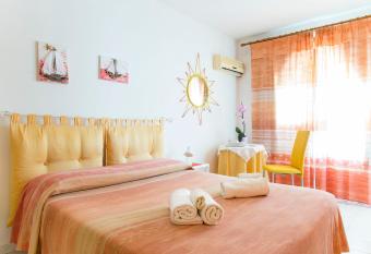 B&b Margherita has Smoking/Balcony rooms