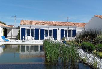 Les Mouettes has Balcony rooms