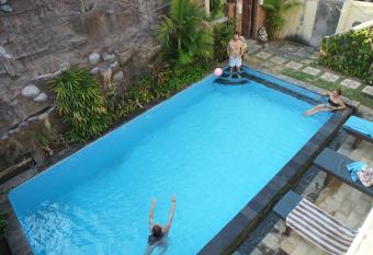 Oma In Pemuteran Bali has Balcony rooms