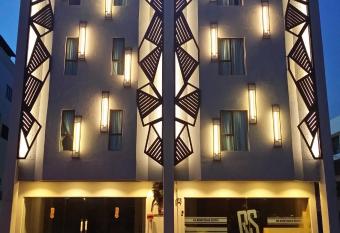 RS Boutique Hotel allows 18 year olds to book a room