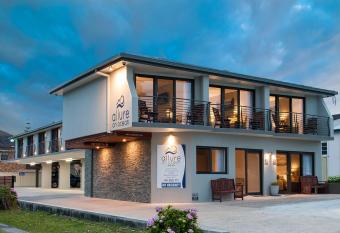 Allure On Ocean Motel has Balcony rooms