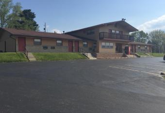 Budget Inn - Cambridge allows 18 year olds to book a room