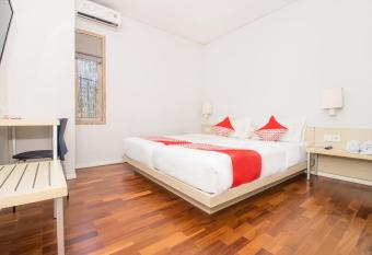 OYO 2854 COZY B&B Seminyak allows 18 year olds to book a room