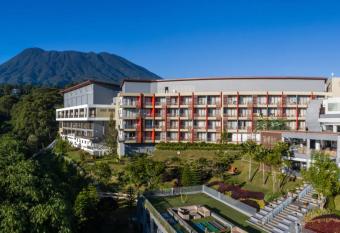 Pesona Alam Resort & Spa has Balcony rooms