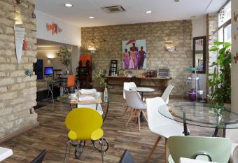 Hotel Alamo has Balcony rooms