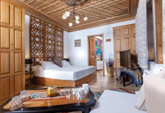 Hotel Kodra has Balcony rooms