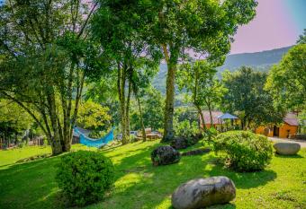 Hospedaria Farm Home allows 18 year olds to book a room