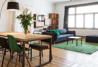 B&B - Apartment - Peace in the City allows 18 year olds to book a room