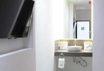 First Inn Hotel & Business allows 18 year olds to book a room