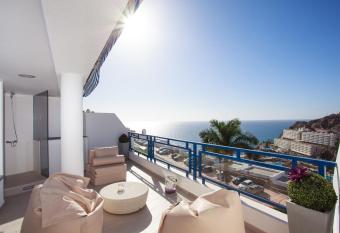 Modern Designer Apartment Taurito has Balcony rooms