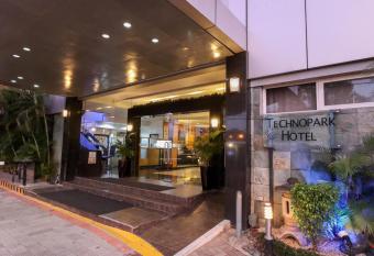 Laguna Technopark Hotel by Cocotel powered by ASTON has Balcony rooms