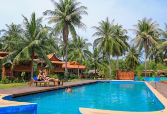 The Ford SunSet Beach Resort has Balcony rooms