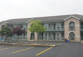 Lakeview Resort Motel has Balcony rooms