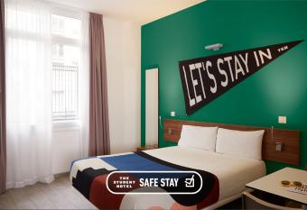 The Social Hub Paris La D  fense has Balcony rooms