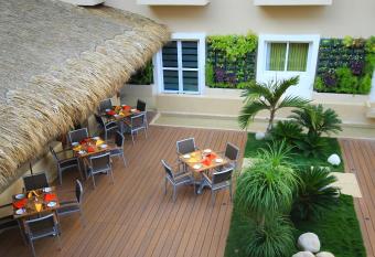 Holiday Inn Huatulco, an IHG Hotel has Balcony rooms