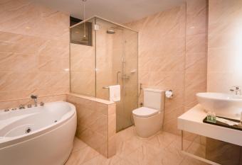 Royce Hotel @ KL Sentral allows 18 year olds to book a room