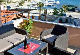 Apartments Maris has Smoking/Balcony rooms