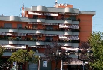 B&B Metr   allows 18 year olds to book a room