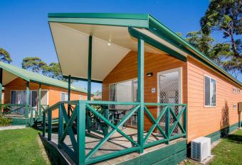 BIG4 Moruya Heads Easts Dolphin Beach Holiday Park has Balcony rooms
