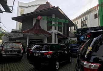 Tlogomas Guest House has Balcony rooms