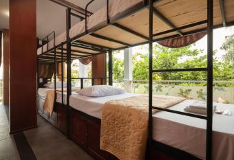 Catba Central Hostel allows 18 year olds to book a room