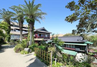 Chikurakan allows 18 year olds to book a room