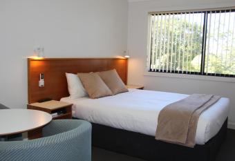 The Pioneer Way Motel allows 18 year olds to book a room