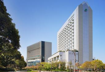 Hotel Springs Makuhari has Smoking/Balcony rooms