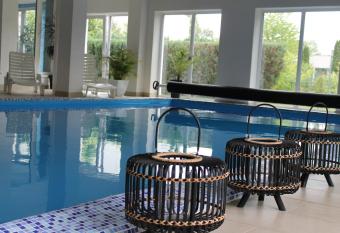 Penzi  n Hellene has Balcony rooms