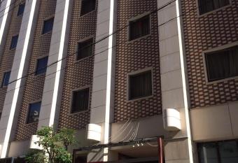 Ceeds (Adult Only) allows 18 year olds to book a room