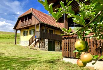 Country House Novosel has Balcony rooms
