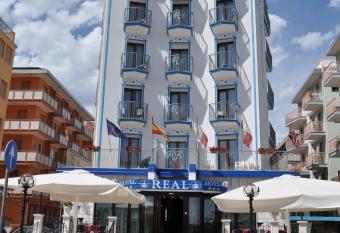 Hotel Real has Balcony rooms