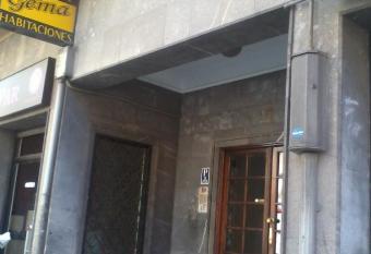 Pensi  n Gema allows 18 year olds to book a room