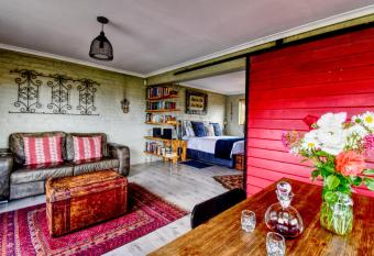 Golden View Luxury Self Catering has Balcony rooms