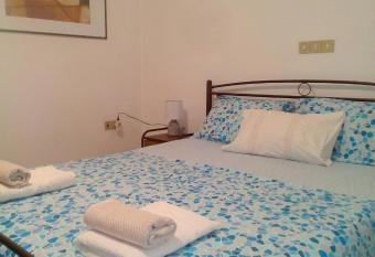 Nikos Rooms has Balcony rooms