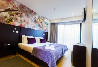 Prazer da Natureza Resort & Spa allows 18 year olds to book a room