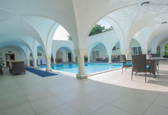 Mzima Beach Residences - Diani Beach has Smoking/Balcony rooms