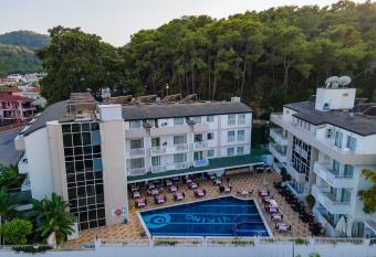 Viking Express Hotel has Balcony rooms