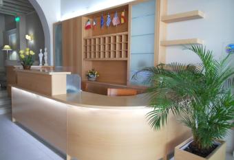 Hotel Lito has Balcony rooms